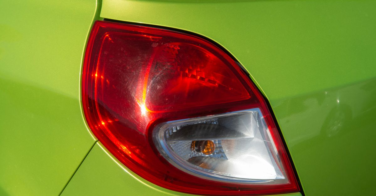 Working With an Insurance Adjuster on Car Damage Estimates